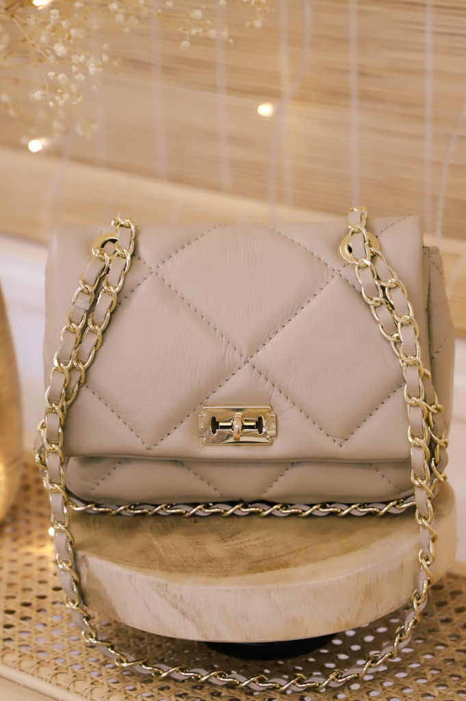 Beige quilted outlet bag